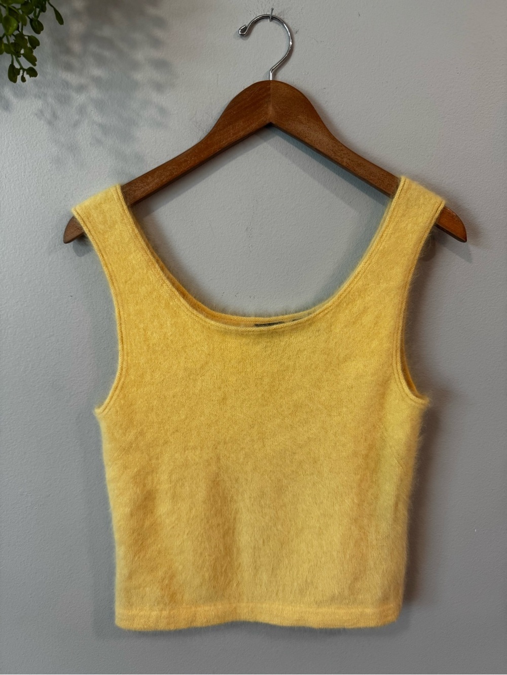 MAG by Magaschoni Yellow Angora Blend Knit Crop Tank Sz Small